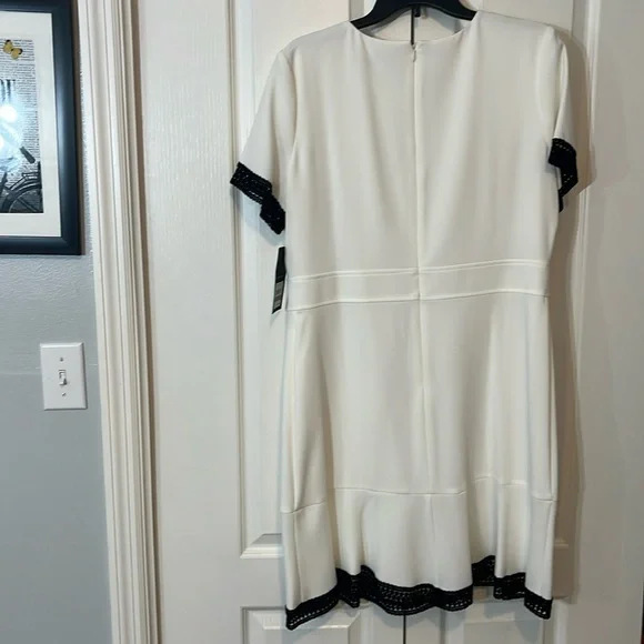 Nine West White Dress with Black Crochet Detail on Sleeves & Hem | Size 14 | NWT - Picture 5 of 15
